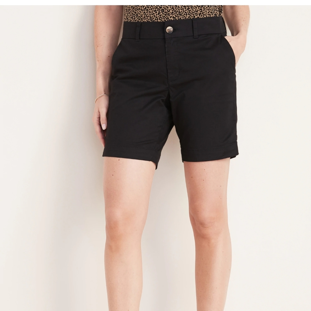 Old Navy Everyday 7 inch shorts
